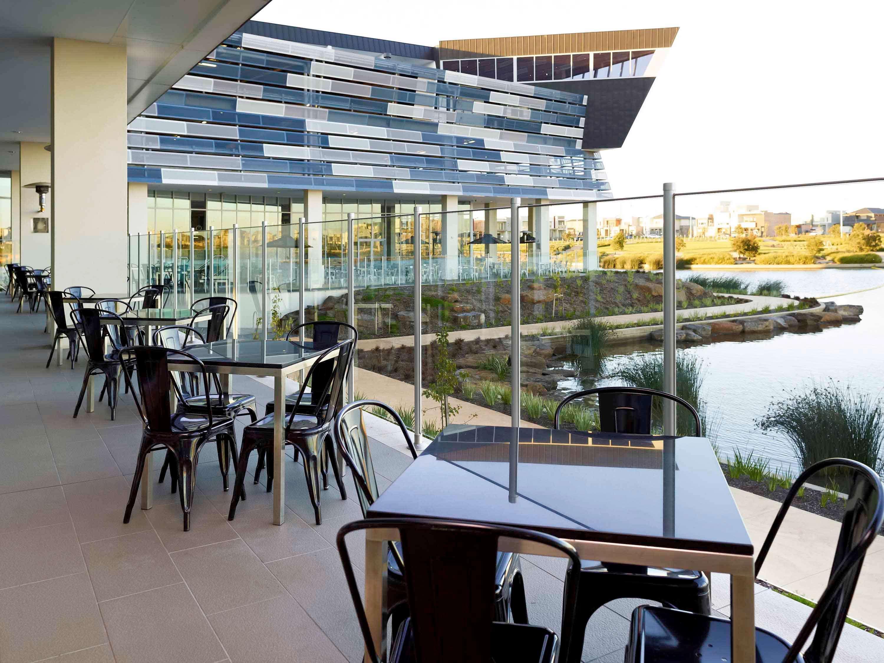 Mercure Melbourne Каролин Спрингс Екстериор снимка