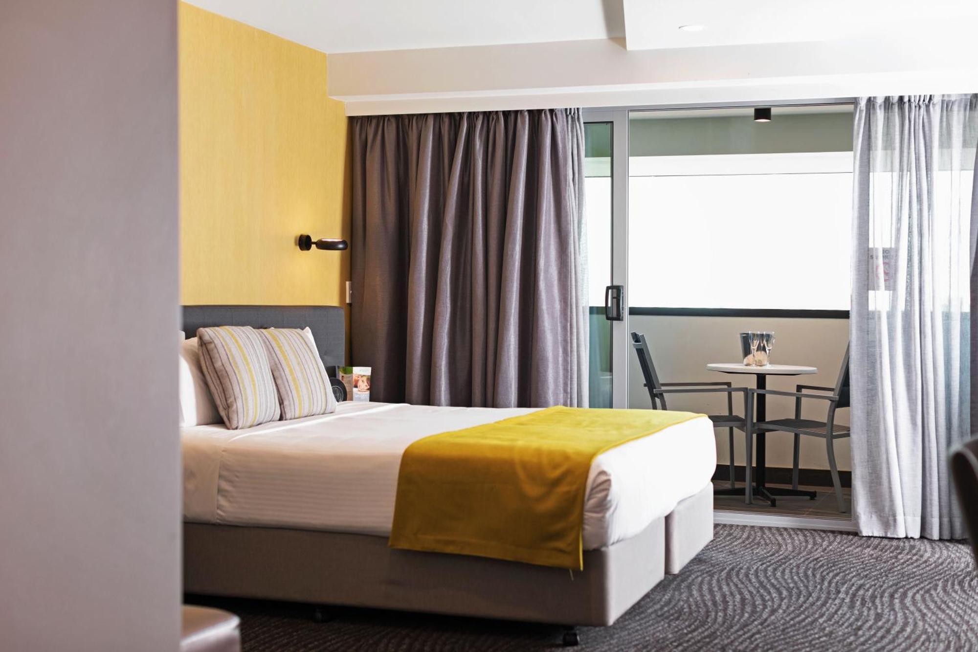 Mercure Melbourne Каролин Спрингс Екстериор снимка