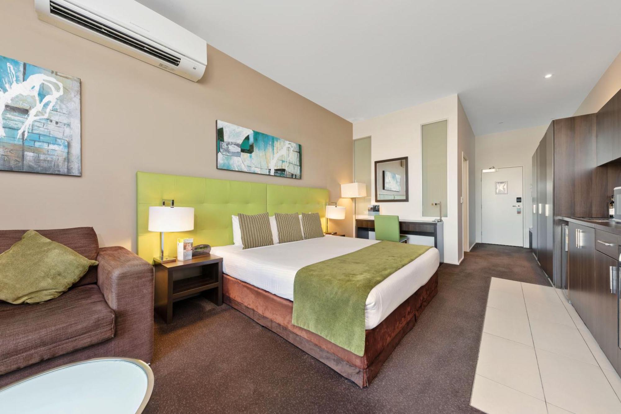 Mercure Melbourne Каролин Спрингс Екстериор снимка