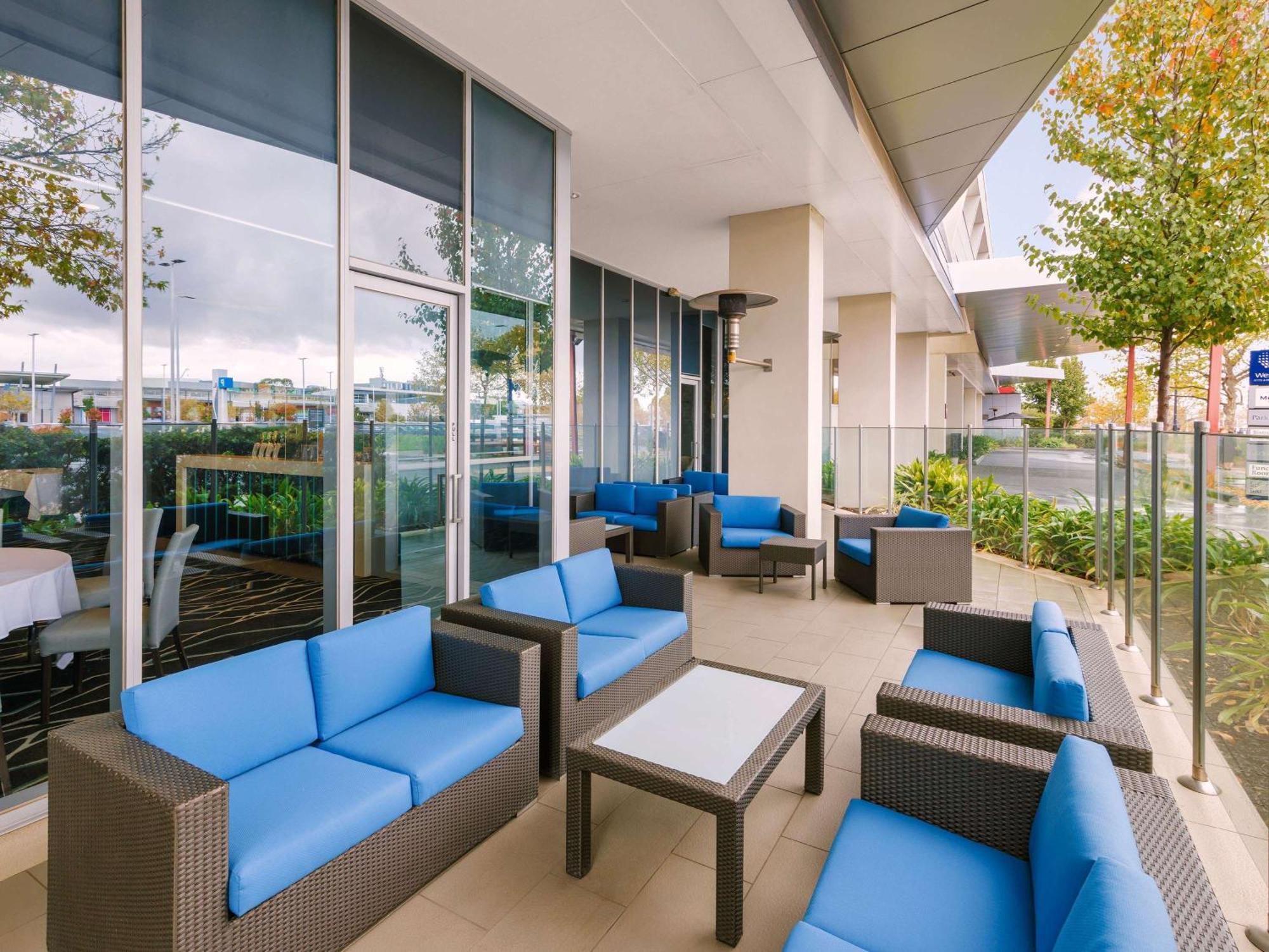 Mercure Melbourne Каролин Спрингс Екстериор снимка
