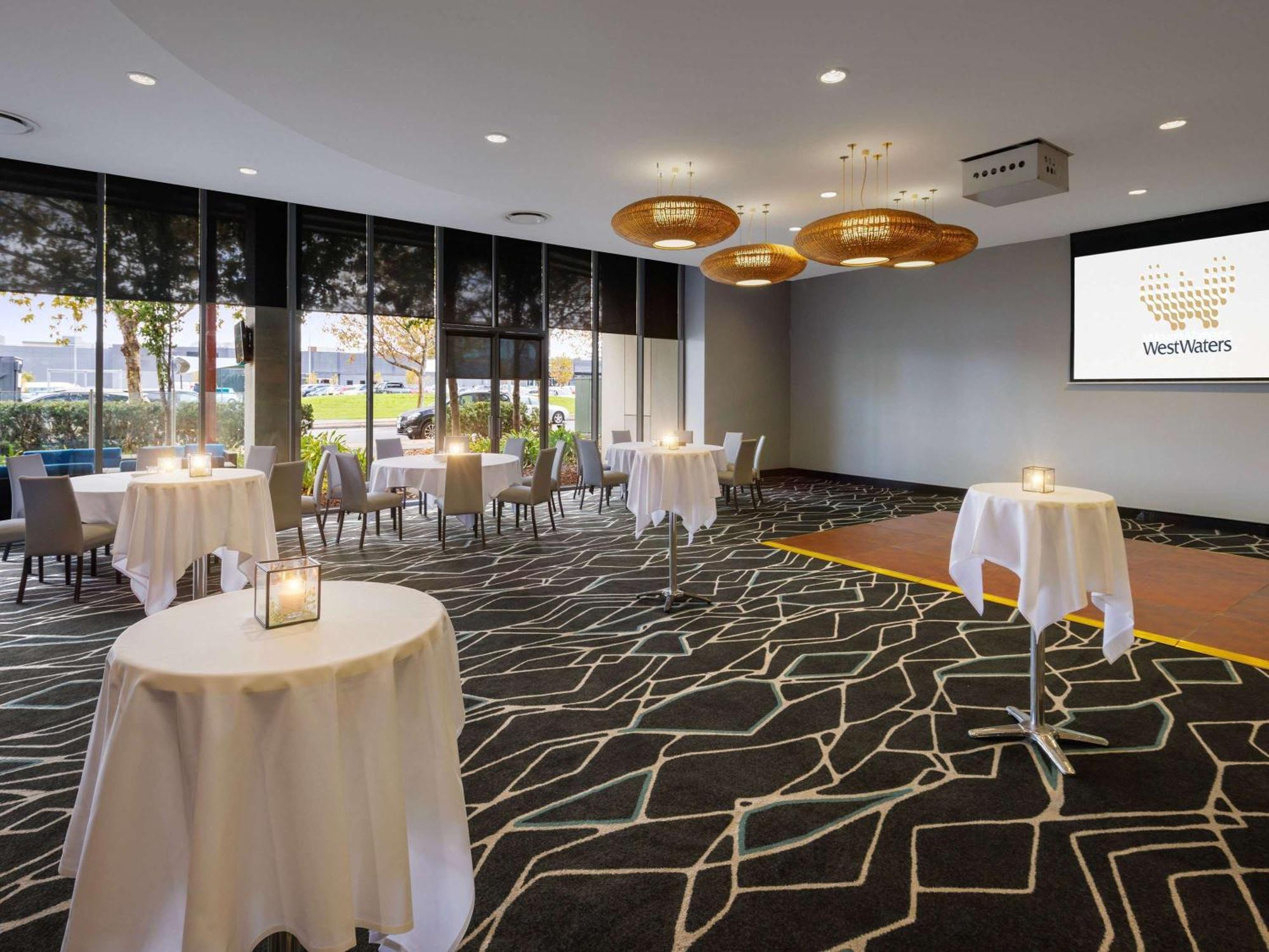 Mercure Melbourne Каролин Спрингс Екстериор снимка