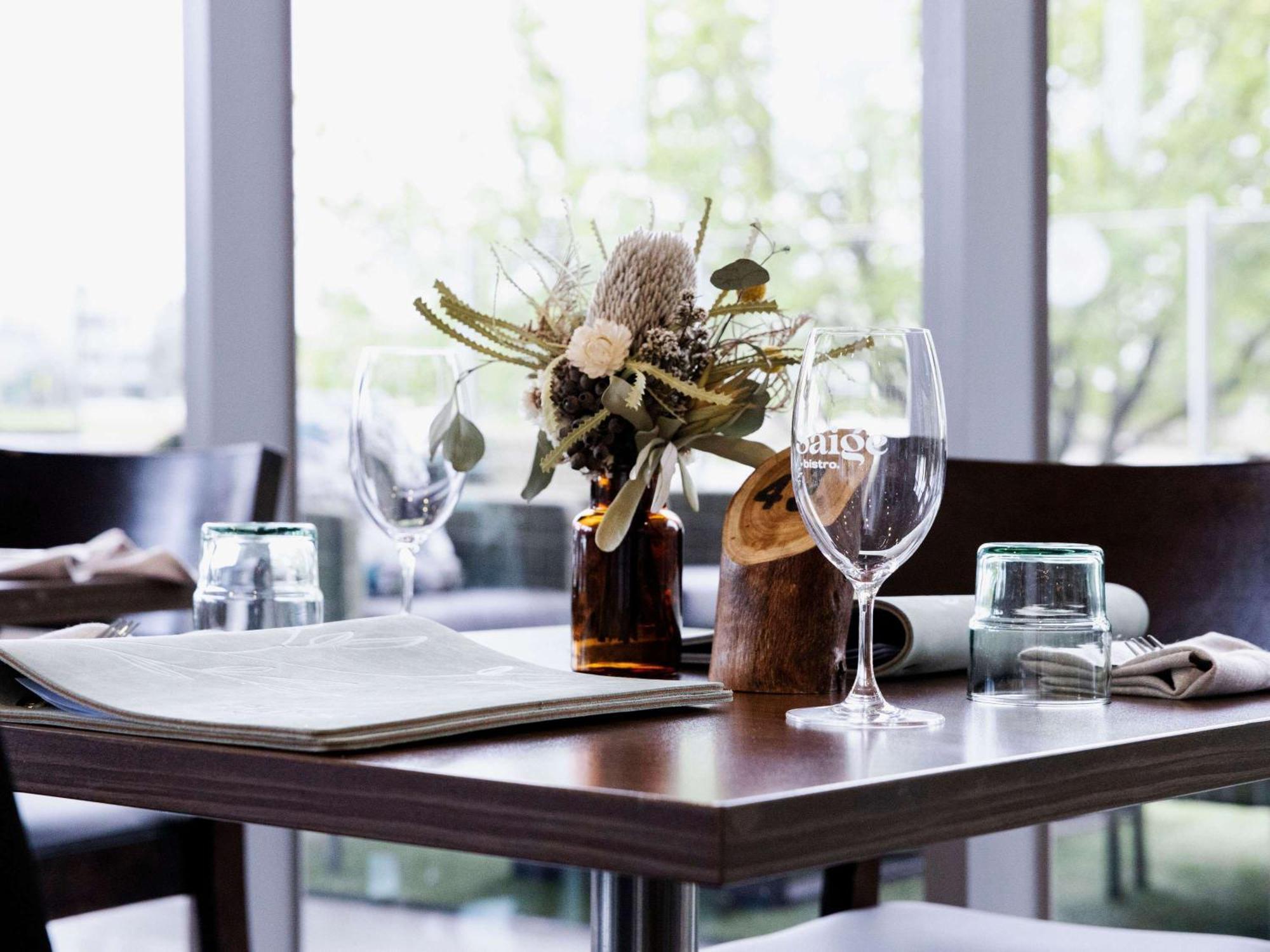 Mercure Melbourne Каролин Спрингс Екстериор снимка