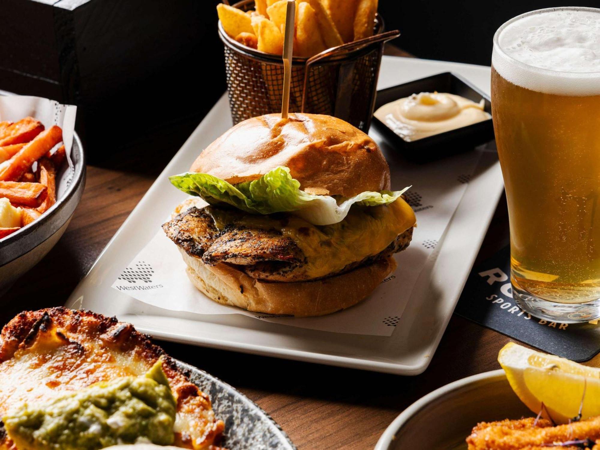 Mercure Melbourne Каролин Спрингс Екстериор снимка